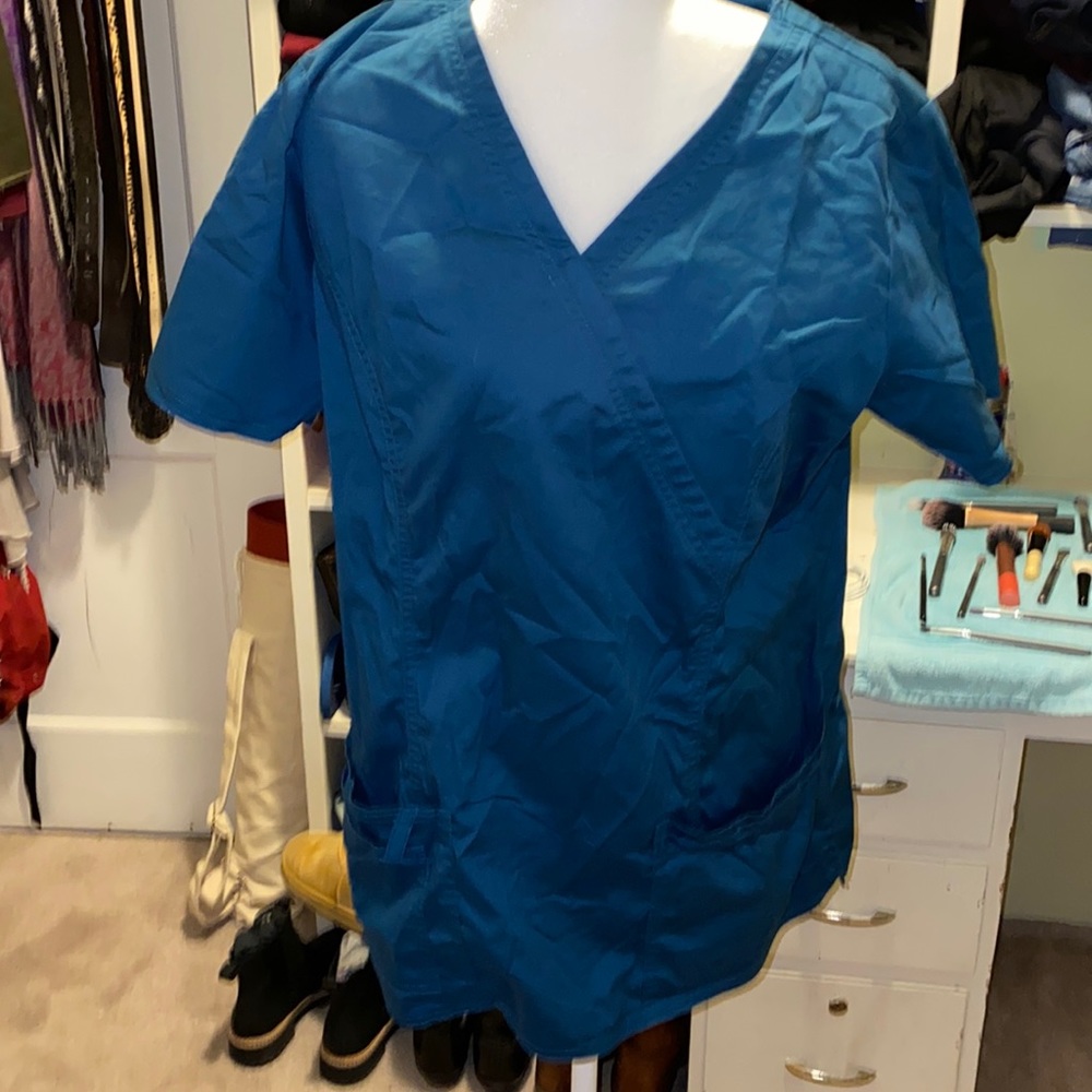 Scrubs shirt